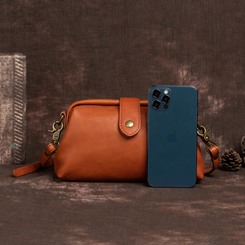 Vintage-Inspired Unisex Messenger Bag